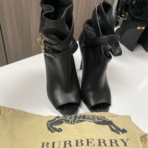 Burberry black & gold leather boots